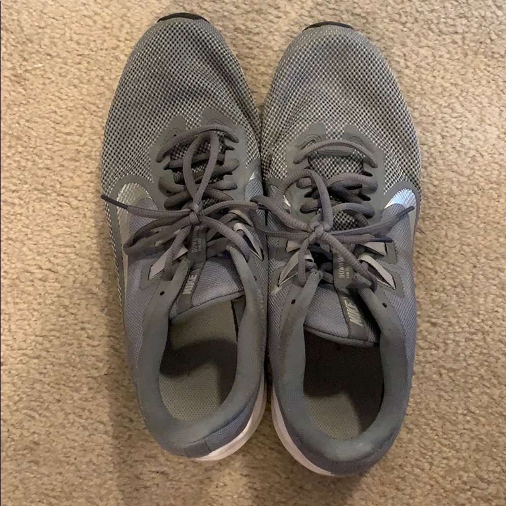 Men’s Gray Nike Running sneakers